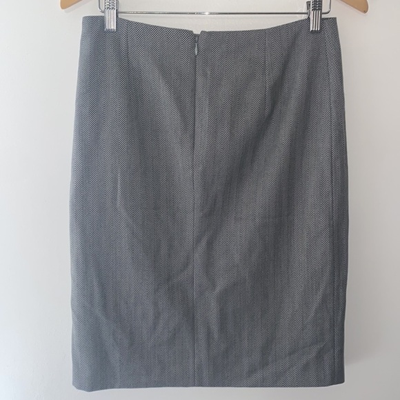 Alexander McQueen Fleece Wool Split Hem Pencil Skirt Sz 40 - Picture 4 of 8